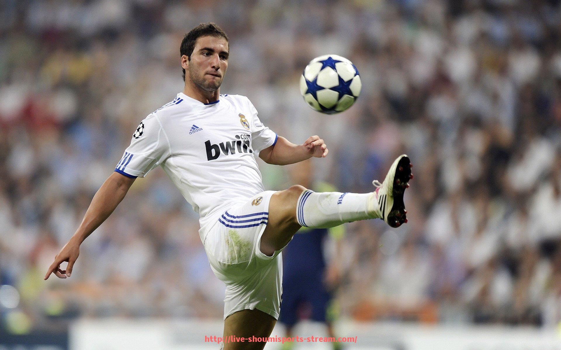 收米体育直播-英超球员训练与比赛中的走光事件盘点